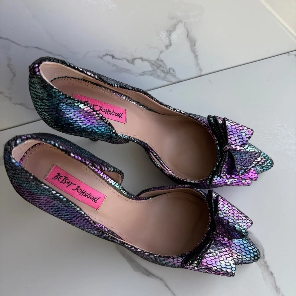 Betsey Johnson sz 8.5 Prince-p d'Orsay Pumps mermaid metallic high heels Bow